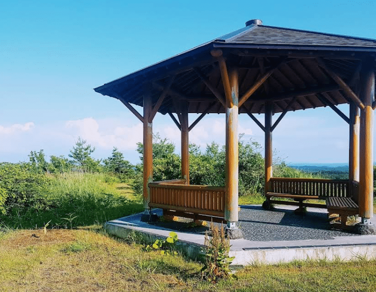 若人の丘（秋田県立中央公園）
